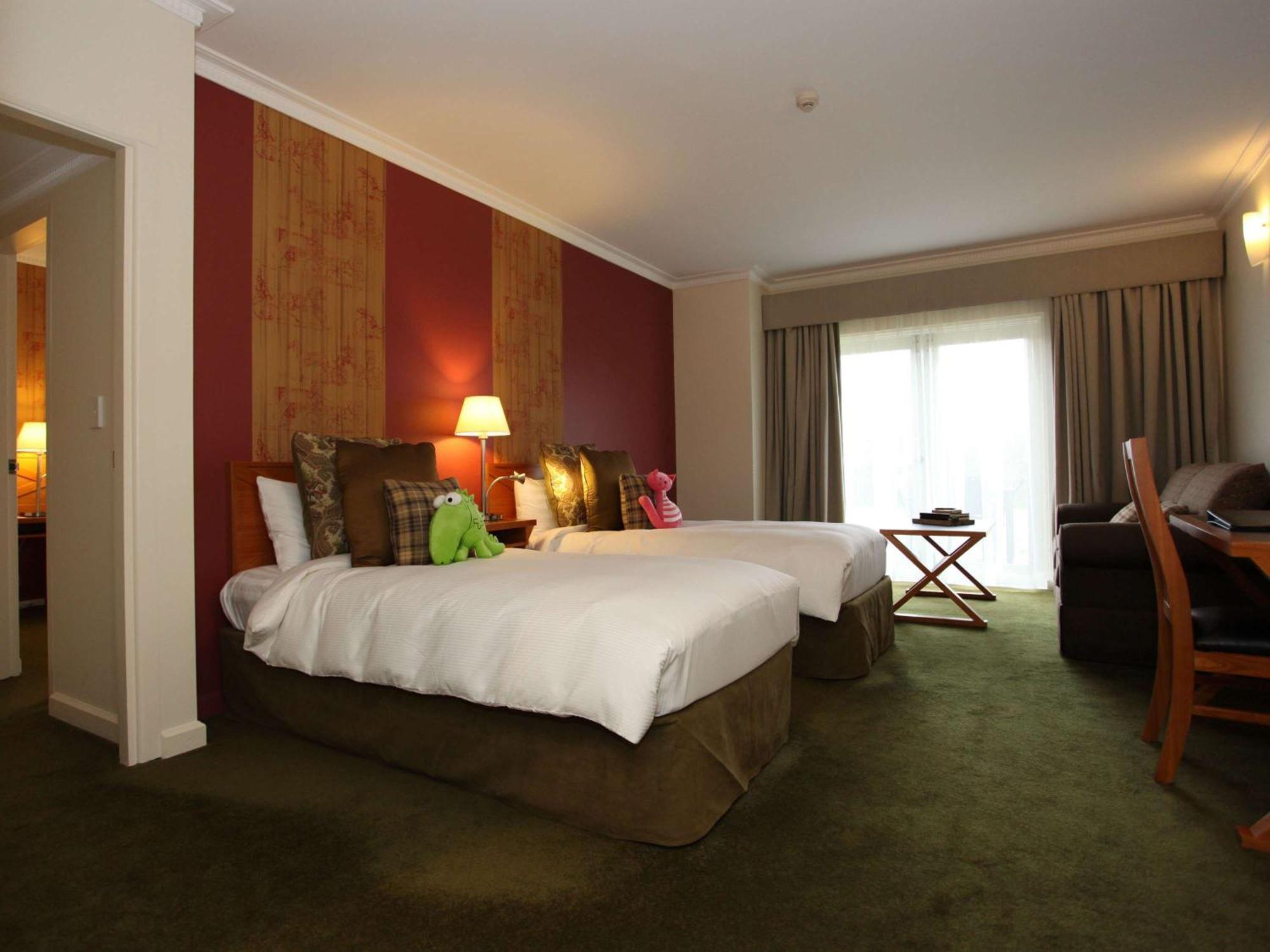 Fairmont & Blue Mountains Mgallery By Sofitel Hotel