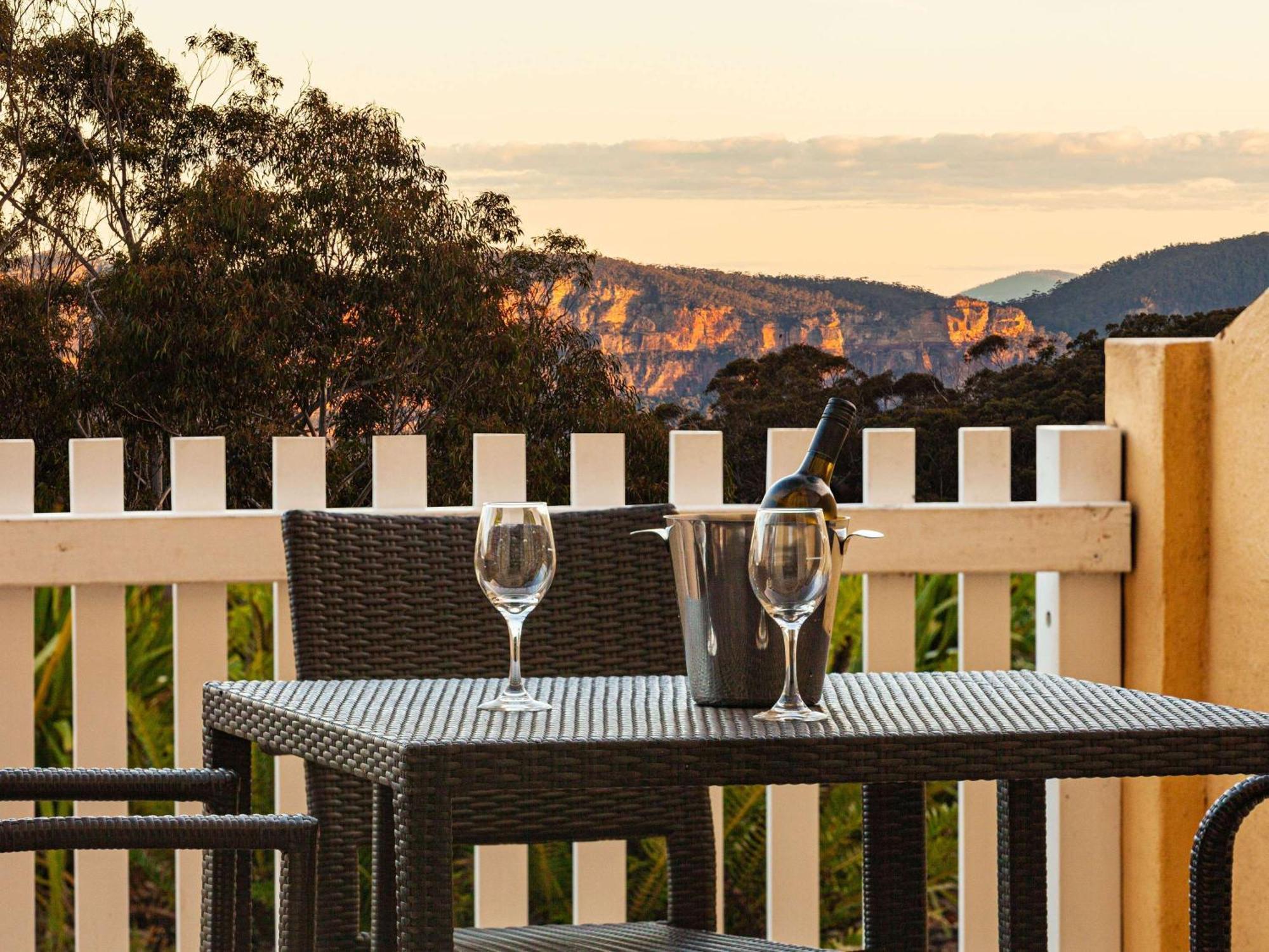 Fairmont & Blue Mountains Mgallery By Sofitel Hotel 4*
