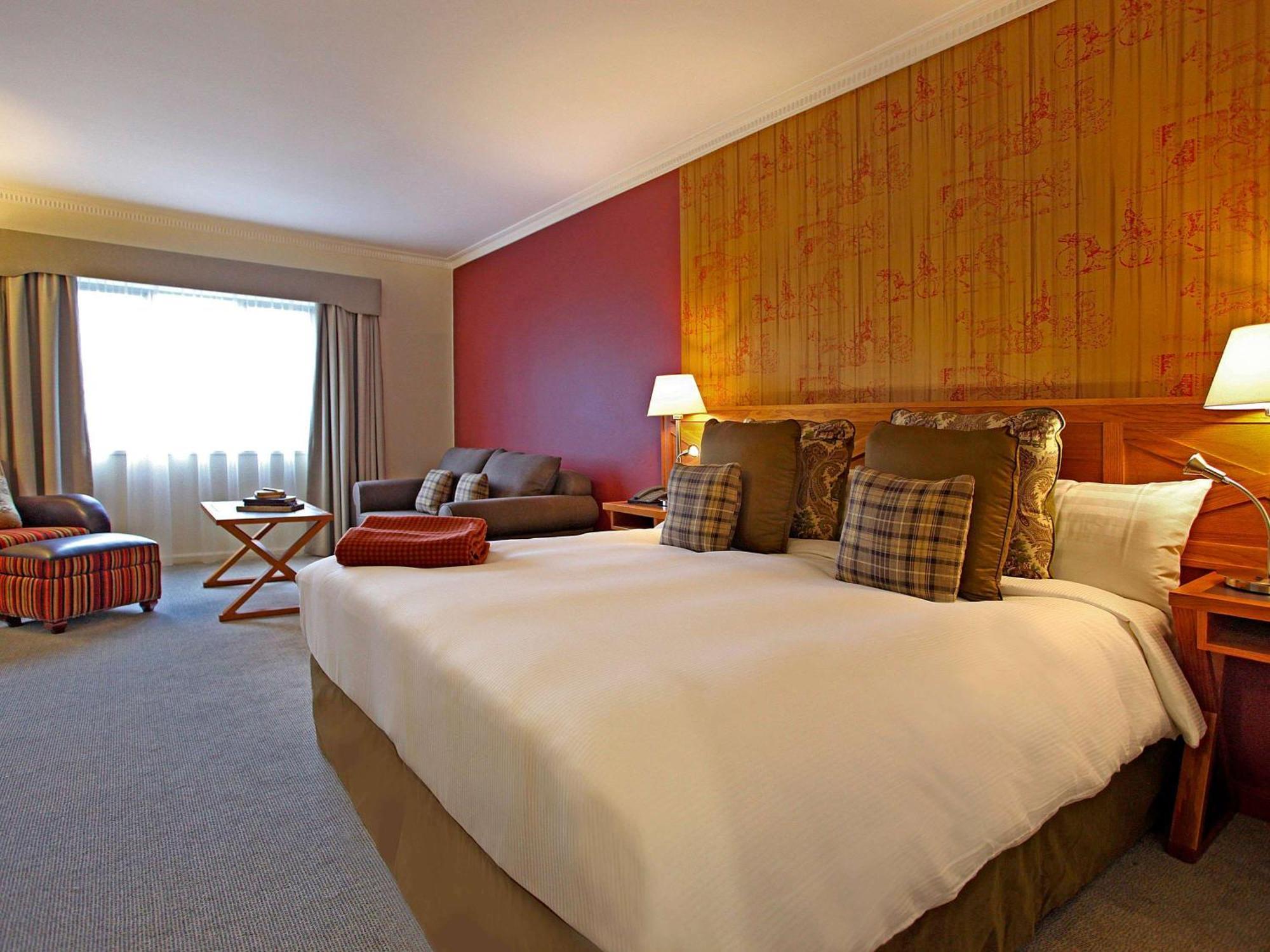 Fairmont & Blue Mountains Mgallery By Sofitel Hotel
