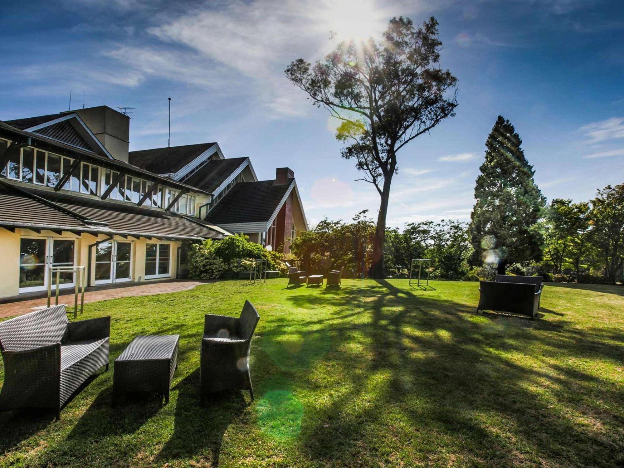 Fairmont & Blue Mountains Mgallery By Sofitel Hotel