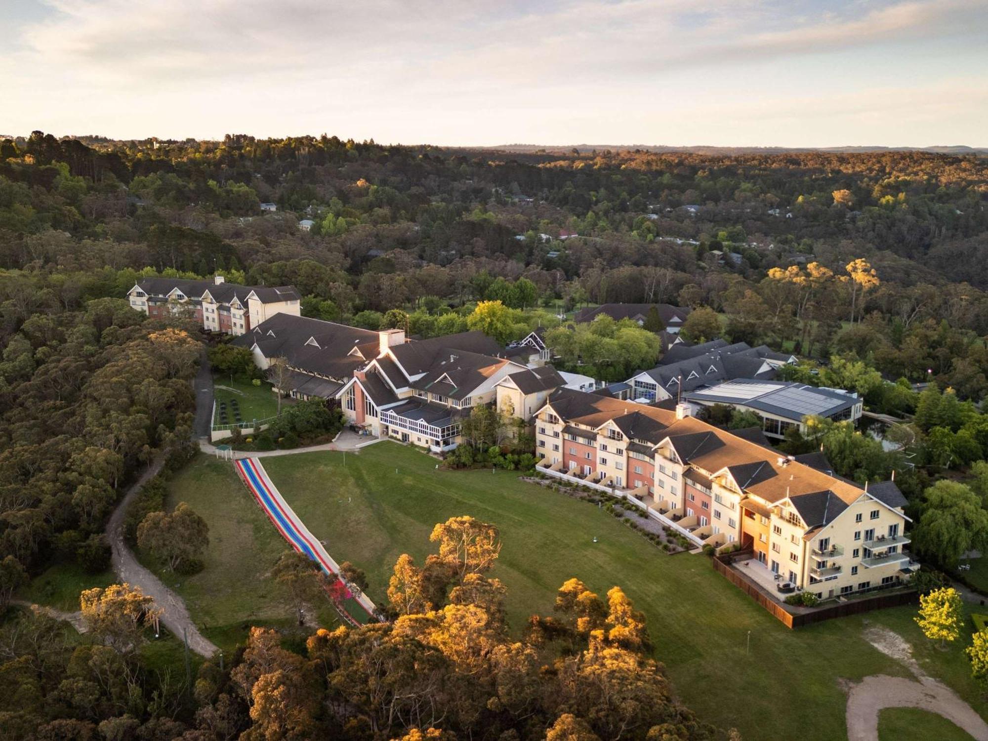 Fairmont & Blue Mountains Mgallery By Sofitel Hotel 4*
